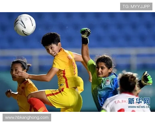 日本足球队在亚运会赛场表现稳健,成功闯入决赛阶段