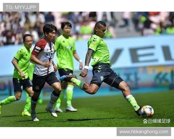 蔚山现代在K联赛中状态回暖，强势夺回榜首位置分析